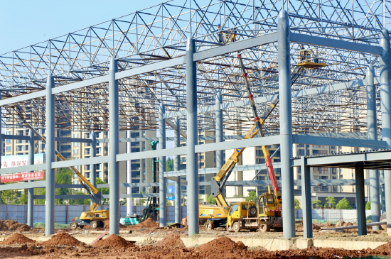 遂寧高新區西部鐵路物流園 錯時施工戰高溫，安全進度雙保障