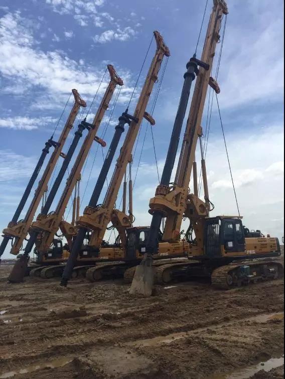 火了！徐工旋挖鉆機(jī)手在印尼炙手可熱——鐵甲工程助力基礎(chǔ)設(shè)施建設(shè)新熱潮